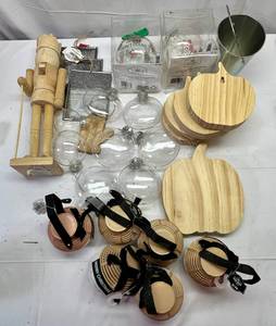 Variety of Fillable, Paintable & Write-on Holiday Crafts