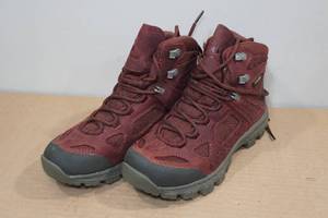 lot 78 image: Vasque 7137 Womens Breeze Waterproof Hiking Boots -Size 8