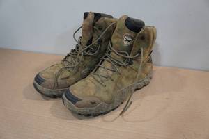 lot 79 image: Irish Setter VaprTrek Camo Leather Hunting Boots with ScentBan -Size 12