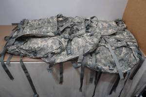 lot 100 image: 3 Military Rucksacks