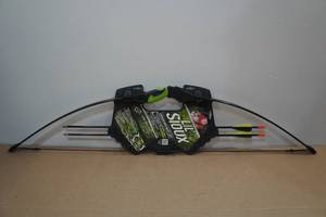 lot 102 image: Lil Sioux Junior Archery Set