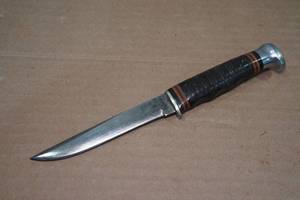 lot 120 image: Ka-Bar 7.5 Fixed Blade Hunting Knife