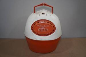 lot 127 image: Vintage Old Pal Trolling Bucket