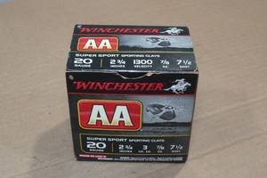 lot 230 image: 25 Winchester AA 20 Gauge 2-34 7-12 Shot Shotshells