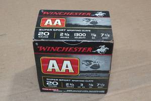 lot 231 image: 25 Winchester AA 20 Gauge 2-34 7-12 Shot Shotshells
