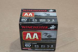 lot 234 image: 25 Winchester AA 20 Gauge 2-34 8 Shot Shotshells