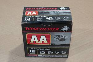 lot 253 image: 25 Winchester AA 12 Gauge 2-34 7-12 Shot Shotshells