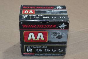 lot 254 image: 25 Winchester AA 12 Gauge 2-34 7-12 Shot Shotshells