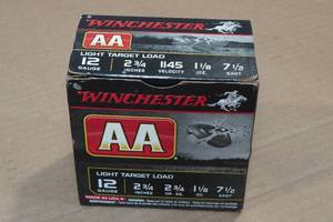 lot 255 image: 25 Winchester AA 12 Gauge 2-34 7-12 Shot Shotshells