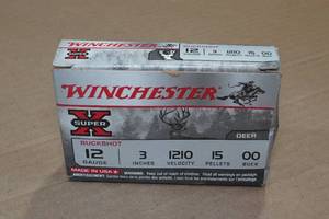 lot 264 image: 5 Winchester Super-X 12 Gauge 3 00 Buck Shotshells
