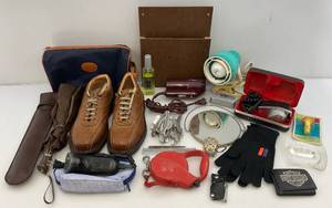 lot 30 image: Misc. Vintage Personal Care Items & More