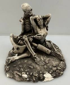 lot 39 image: Vintage Tattoo Sculpture