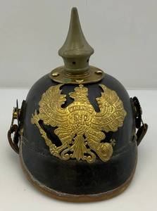 lot 40 image: Prussian Pickelhaube (Repro)