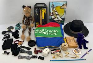 lot 107 image: Misc. Vintage Items