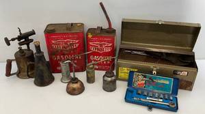 lot 124 image: Misc. Vintage Oil Cans & More