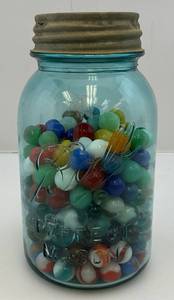 lot 132 image: Misc. Vintage Marbles Some Glow Under UV Light