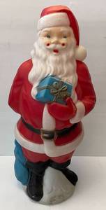 lot 4 image: Vintage 34 Santa Claus Blow Mold