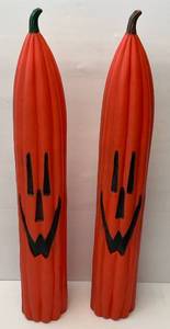 lot 6 image: Vintage 36 Stick Pumpkin Blow Molds