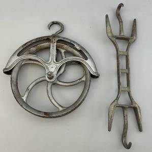 lot 18 image: Vintage 10 Metal Pulley & More