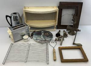 lot 20 image: Misc. Vintage Items