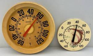 lot 21 image: Misc. Vintage Thermometers