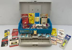 lot 22 image: Vintage Plano 707 Tackle Box With Tackle
