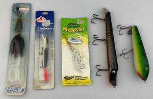 lot 23 image: Misc. Muskie Lures & Spinner Baits