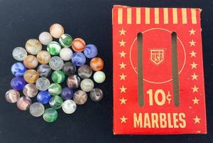 lot 222 image: Vintage Made In The USA 10 Cent Marbles In Original Store Pack