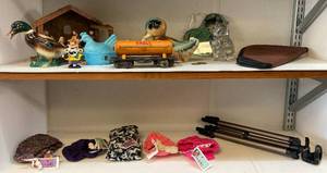 lot 244 image: Misc. Vintage Items