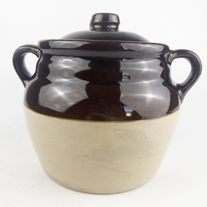 lot 20 image: Vintage MONMOUTH Maple Leaf USA Oven Proof 2 Handle Gallon Pottery Bean Pot & Lid