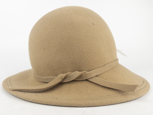 lot 10 image: Vintage Adolfo II&nbspNew York Paris Feather Hat in Original Daytons Box