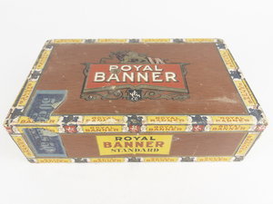 lot 95 image: Vintage Royal Banner 5 Cent Cigar Mercantile Box