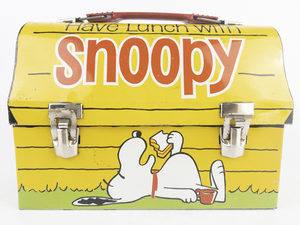 lot 99 image: Vintage THERMOS 1968 SnoopyPeanuts Lunch Box