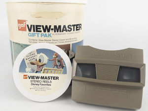 lot 103 image: Vintage GAF View-Master Stereo Reels DISNEY Favorites with Original Packaging
