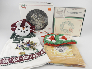lot 134 image: Christmas Lot - Vintage Light Tree Topper, New Christmas Cards, X-mas Earrings & More