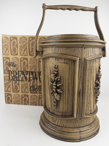 lot 56 image: 11 Vintage Insulated Ice Bucket with Handle (In OAK) The Brenwood Collection by SUPERIOR 11 Vintage Ice Bucket with Original Box