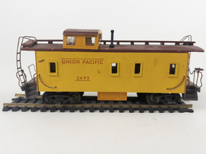 lot 146A image: Union Pacific UP 2493 Yellow Caboose - HO Scale