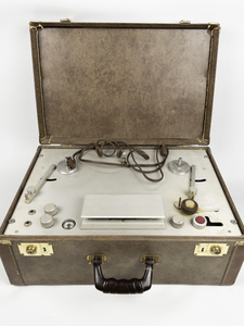 lot 8 image: VINTAGE Portable ISI Reel-to-Reel Tape Recorder - Circa 1950s