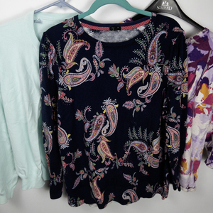 lot 347 image: Group of 3 Ladys Long Sleeve Tops