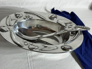 Mariposa Serving Bowl and Serving Spoon