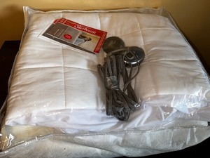 Sunbeam Dual Control Kimg Sized Heated Matress Pad