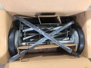 Great States Corporation 16 in. 5-Blade Manual Walk Behind Reel Lawn Mower     Customer Returns See Pictures