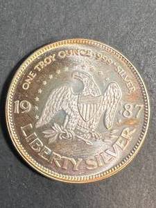 1 TROY OZ .999 FINE SILVER LIBERTY ROUND