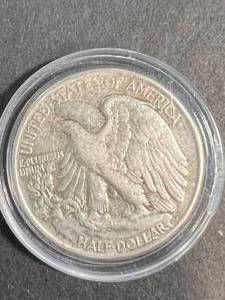 1943 US WALKING LIBERTY HALF DOLLAR IN AIRTITE