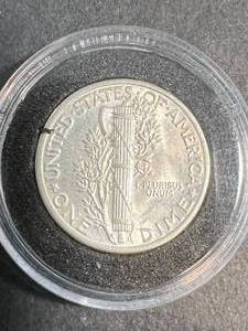 1942 US MERCURY DIME IN AIRTITE