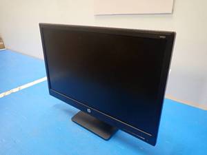 lot 5 image: HP&nbspVh22 LCD Monitor  21.5 screen with 1920 x 1080 HD Resolution  Includes power cable 