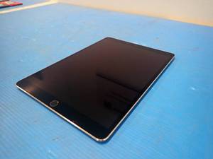 lot 41 image: Apple&nbspA1709 Ipad Pro 10.5  64GB of storage  WIFI Only  Includes Charging cable