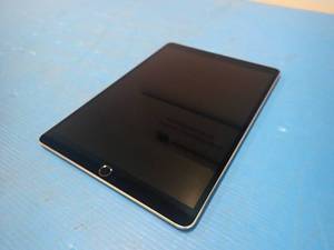 lot 42 image: Apple&nbspA1709 Ipad Pro 10.5  64GB of storage  WIFI Only  Includes Charging Cable  light scratches on screen