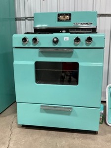 lot 20 image: Working Vintage Norge Gas Stove