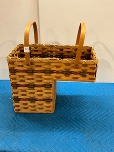 lot 67 image: Wicker Stair Step Basket
